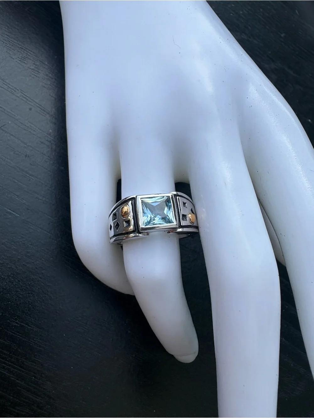 Silver Ring with Blue Square Gemstone - Size 7.5